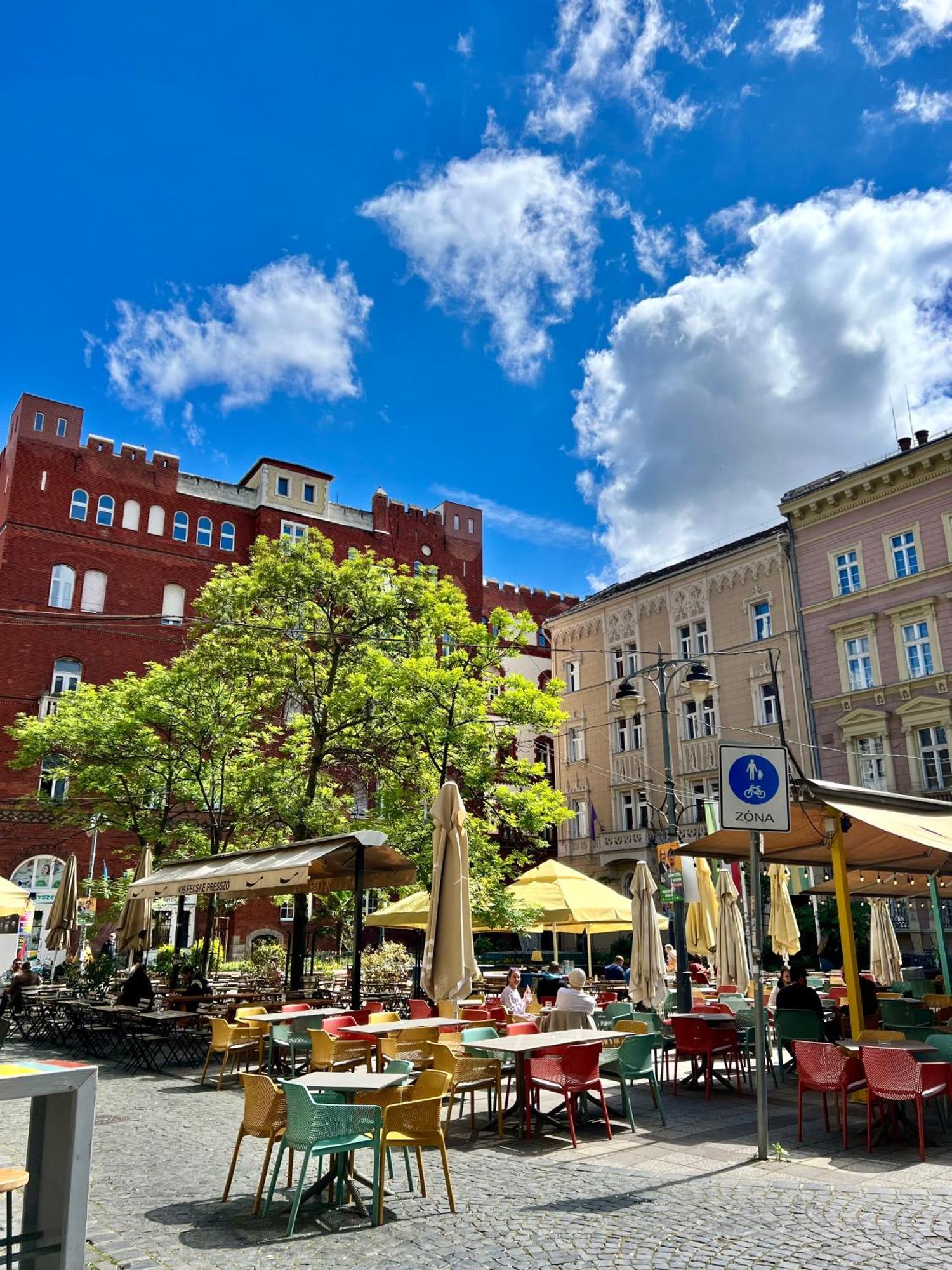 Cedar Inn Budapest - Palace District Zewnętrze zdjęcie