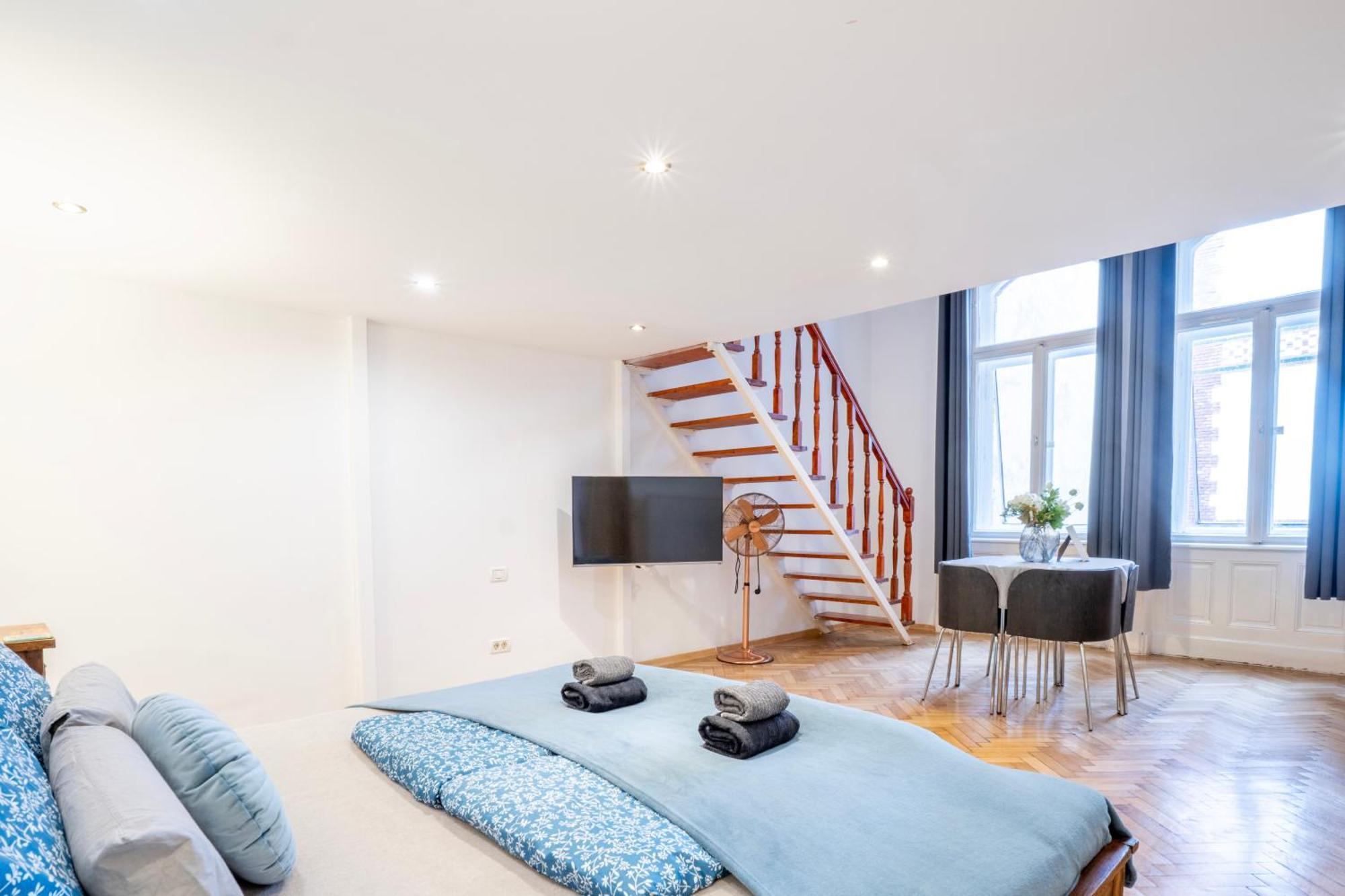 Cedar Inn Budapest - Palace District Zewnętrze zdjęcie