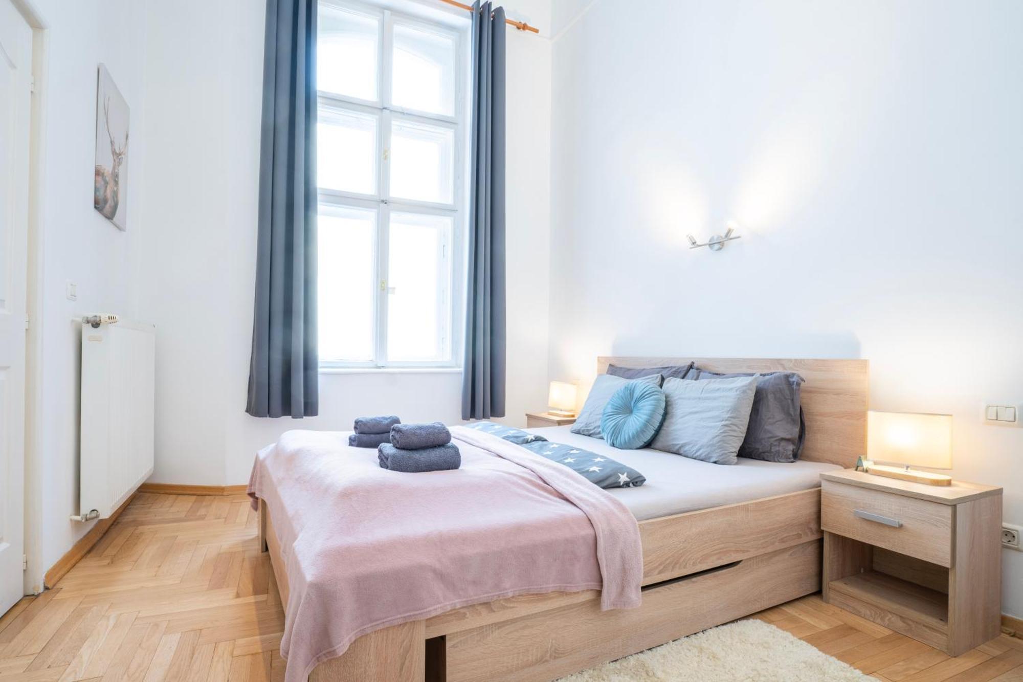 Cedar Inn Budapest - Palace District Zewnętrze zdjęcie