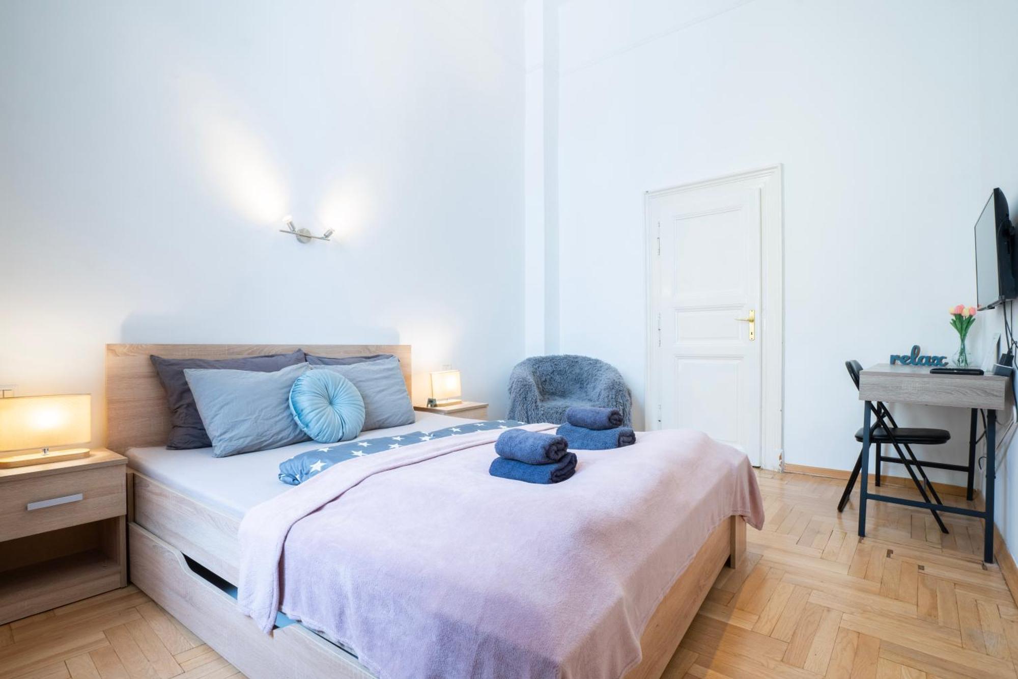 Cedar Inn Budapest - Palace District Zewnętrze zdjęcie